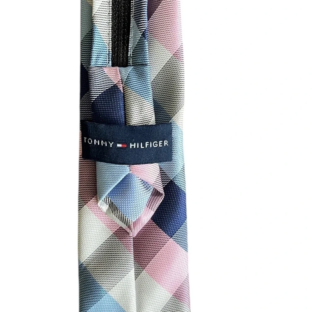 EUC Tommy Hilfiger Size 8-10 years Pink & Blue Plaid Zipper Tie
